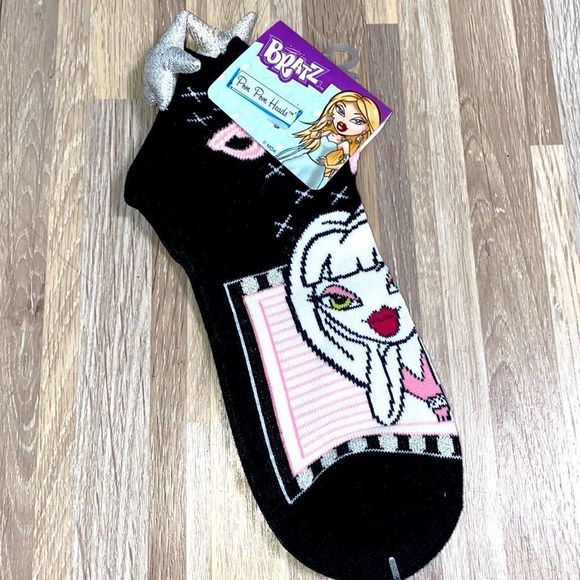 bratz Accessories - Bratz doll Pom Pom head black socks loungewear Y2K fashion dolls socks vintage